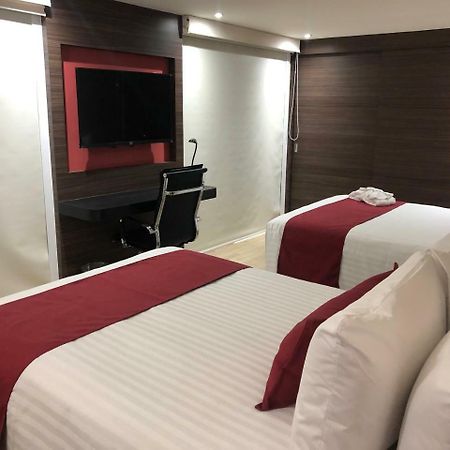Mc Suites Mexico City Exterior photo A room at the hotel