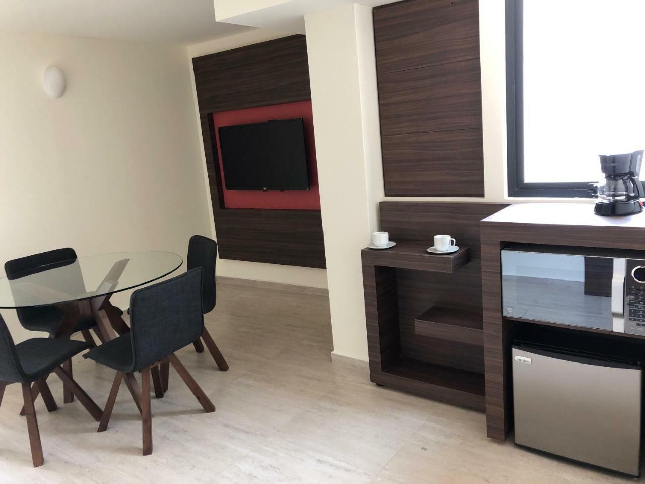 Mc Suites Mexico City Exterior photo A room at the hotel