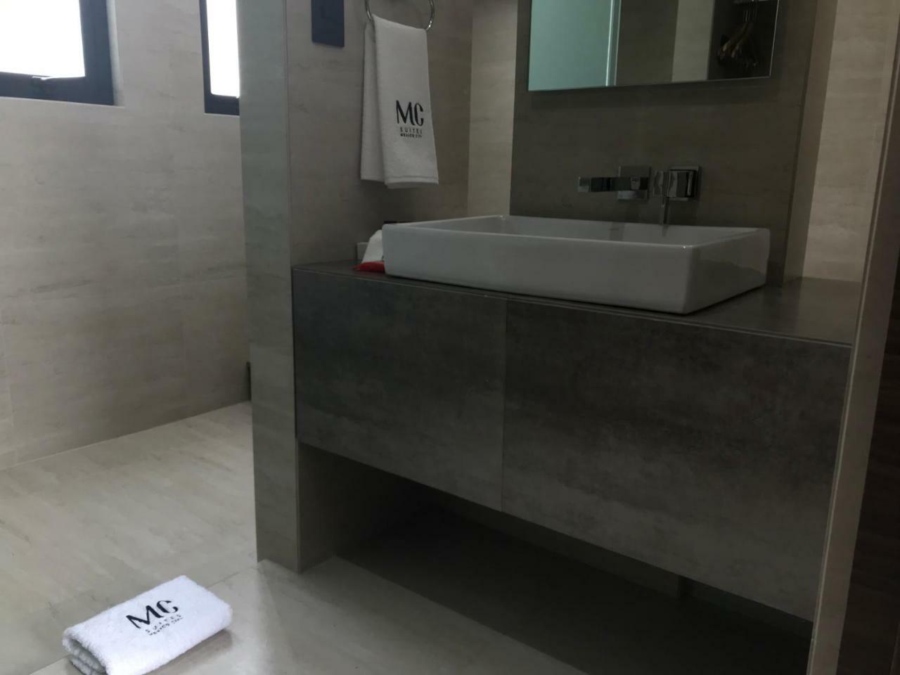Mc Suites Mexico City Exterior photo Bathroom