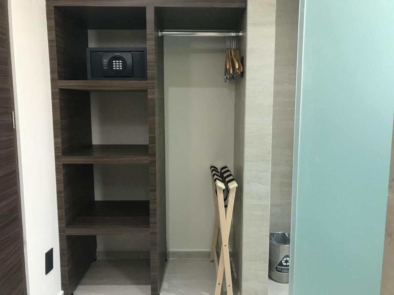 Mc Suites Mexico City Exterior photo A walk-in closet