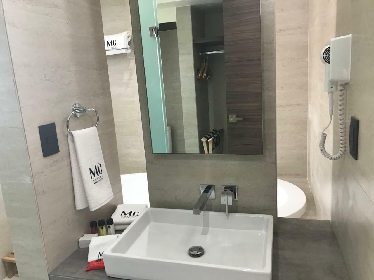 Mc Suites Mexico City Exterior photo Bathroom of a hotel room